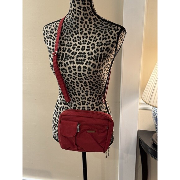 Baggallini Messenger Bag Purse Zip Adjustable Crossbody Compartments  Red - Picture 1 of 16